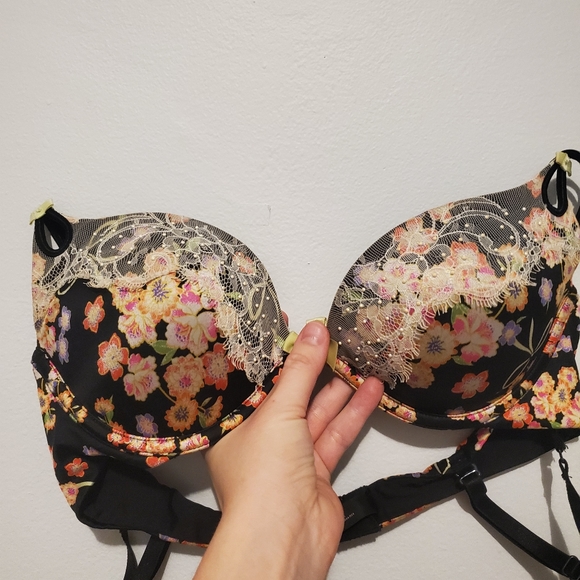 Victoria Secret beautiful bra size 34C - Picture 8 of 8